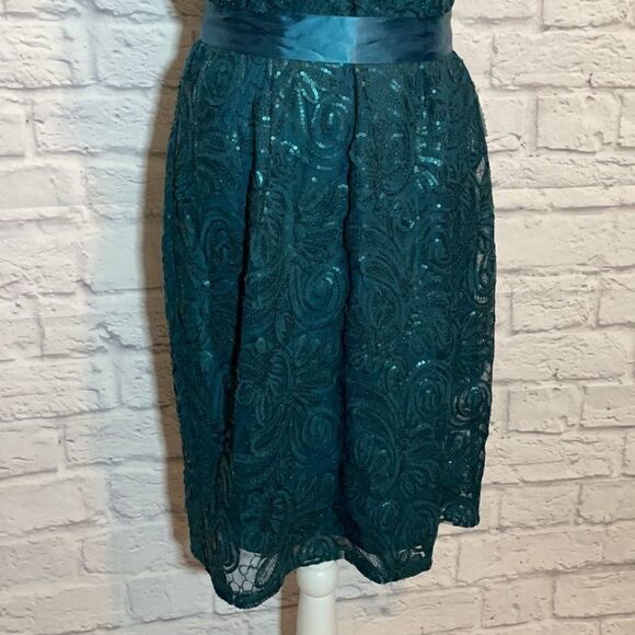 LE Chateau Sequin Soutache Shift Cocktail Dress Size XXS - Picture 5 of 15